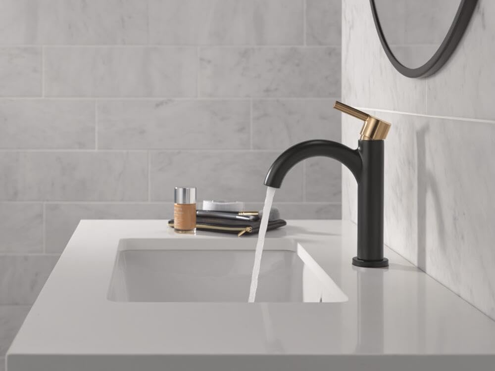 Delta Nicoli Matte Black/ Brushed Gold Bathroom Faucet 1 Hole, Single Hole Bathroom Sink Faucet for Vanity, Push-Pop Drain Assembly, Matte Black/ Champagne Bronze 15749LF-GZ