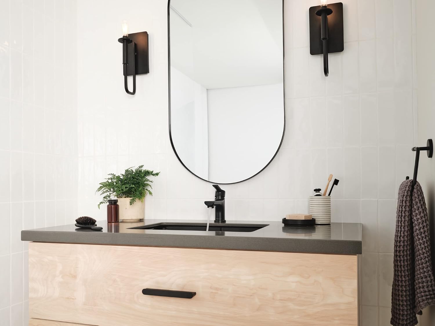 Peerless P1512LF-BL-M-0.5 Flute Bathroom Faucet, 0.5 GPM Flow Rate, Matte Black