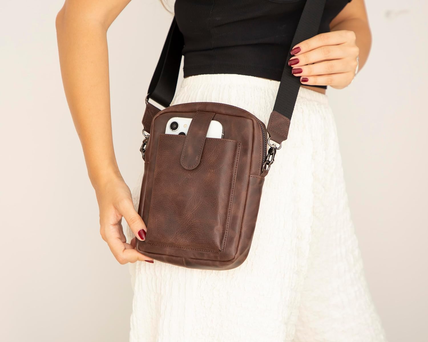 VENOULT Crossbody Leather Wallet for Man or Women fits iPhone 16 Pro MAX