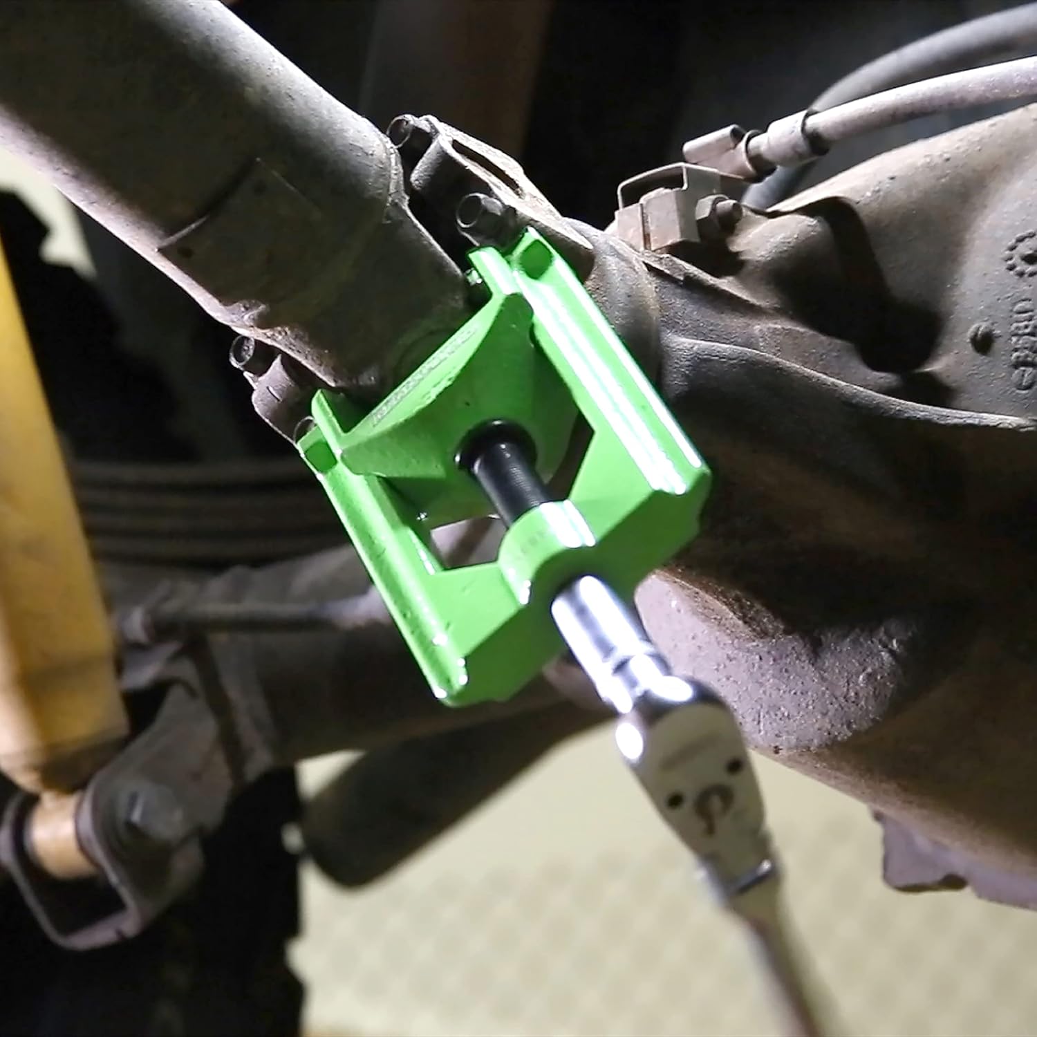 OEMTOOLS Medium Duty U Joint Puller for Trucks, Buses & Farm Equipment - Class 4-6, U Joint Removal Tool for Drivelines, U Joint Tool Removes Seized Bearing Cups, 24548