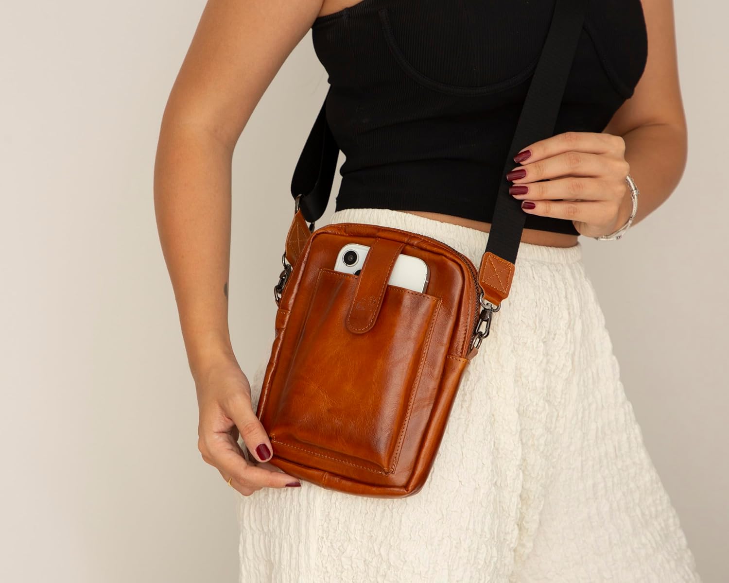 VENOULT Crossbody Leather Wallet for Man or Women fits iPhone 16 Pro MAX
