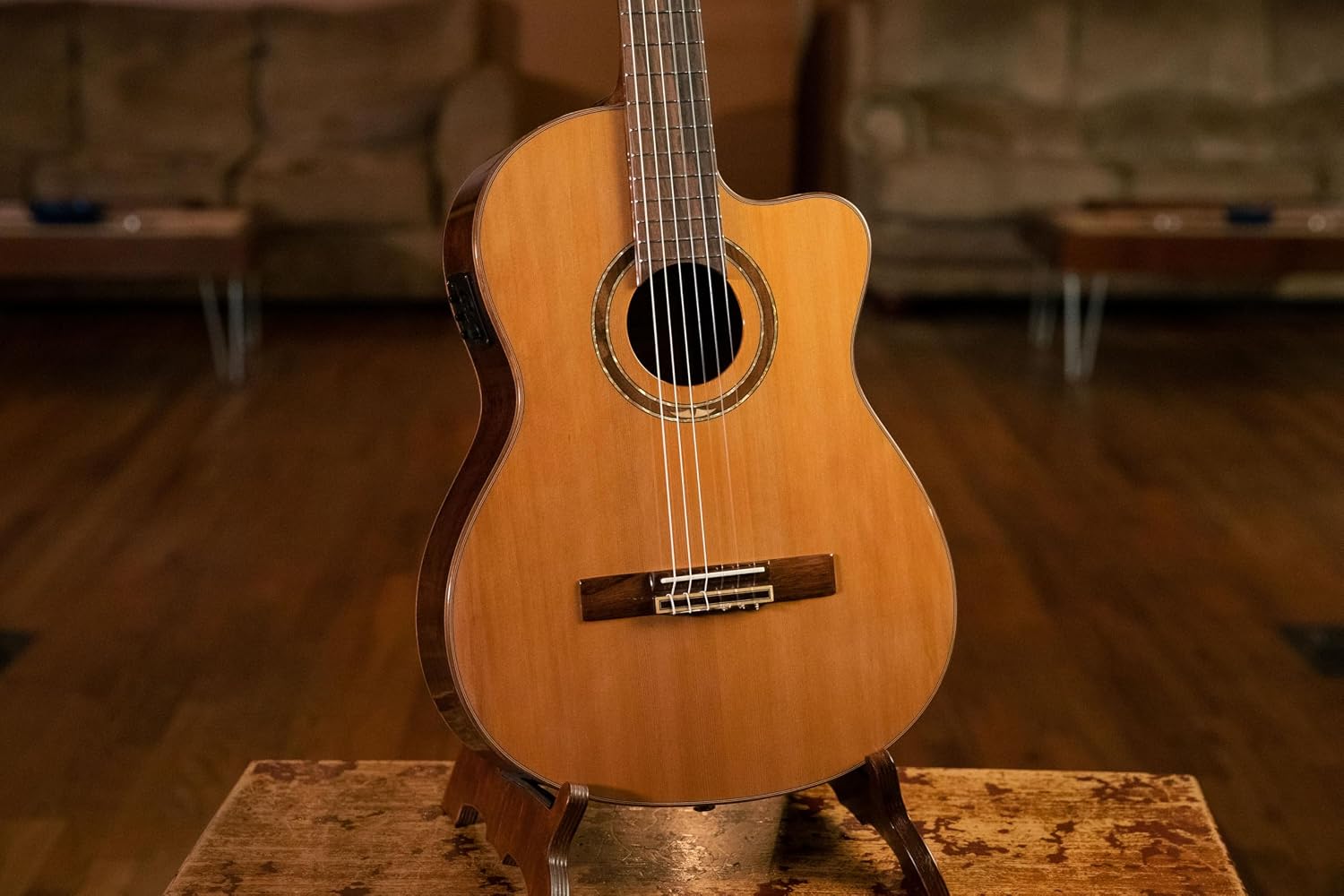 Performer Series Solid Top Medium Neck Acoustic-Electric Nylon Classical Guitar w/Bag