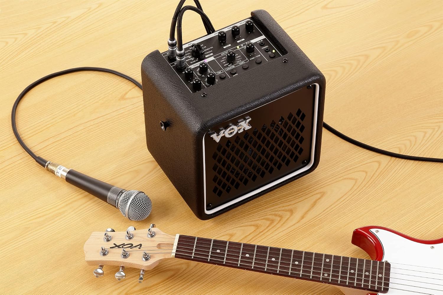 Vox Mini Go 3 1x5 inch 3-watt Portable Modeling Guitar Amplifier Combo w/ 9 Amp Voices, 8 FX Types, and USB Battery Power